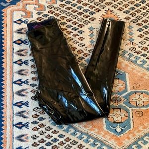 COMMANDO Control Top Faux Patent Leather Leggings